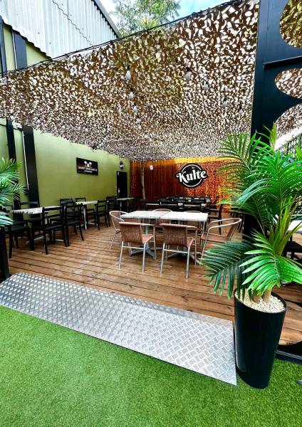 Terrasse ensoleillée